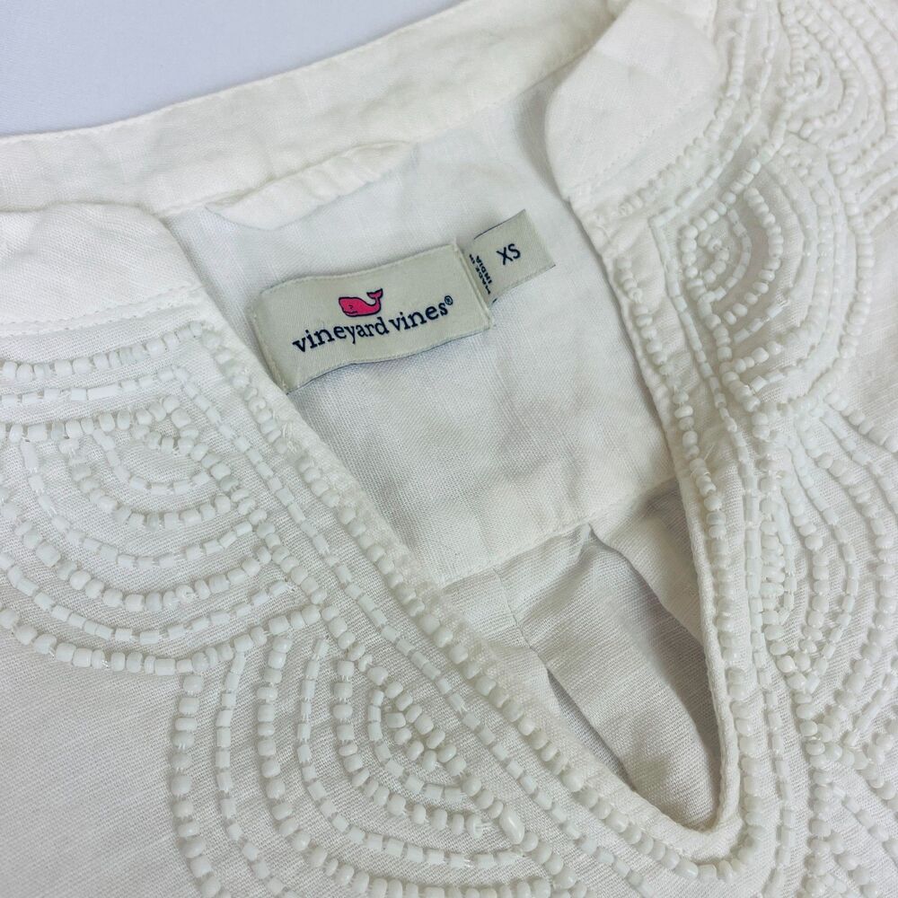 ~ Vineyard Vines XS Blouse Linen Cotton Beaded White Ivory Split Sleeve Hem Flaw
